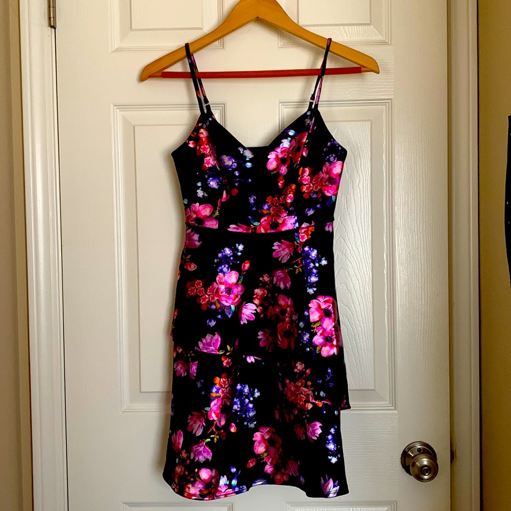 Womens Juniors Girls Sundress Size Small Black Shiny Floral Flowers Metallic